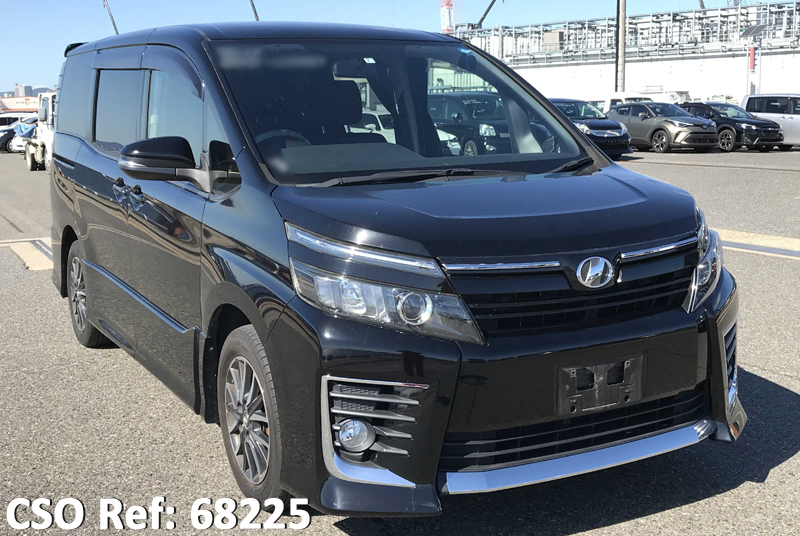 Toyota / Voxy 2014
